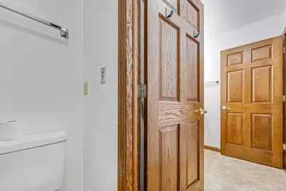 6908 W Marine Ct, Milwaukee, WI 53223 - Photo 17