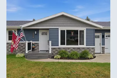 1716  Eisenhower St, New Holstein, WI 53061 - Photo 3