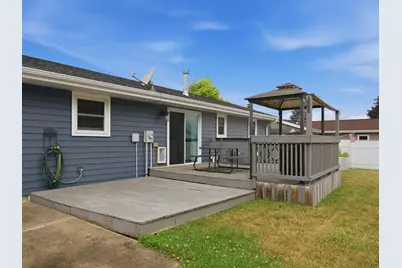 1716  Eisenhower St, New Holstein, WI 53061 - Photo 25
