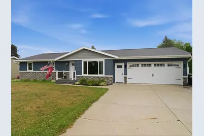 1716  Eisenhower St, New Holstein, WI 53061 - Photo 1