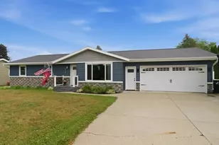 1716 Eisenhower St, New Holstein, WI 53061 - Photo 1