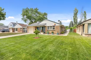5622 W Montana St, Milwaukee, WI 53219 - Photo 25