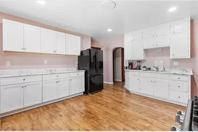 1313  Marquette Ave, South Milwaukee, WI 53172 - Photo 9