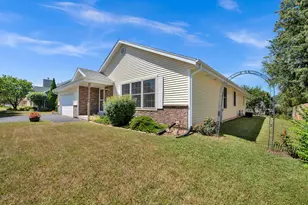 8820 W Travis Ln, Franklin, WI 53132 - Photo 13