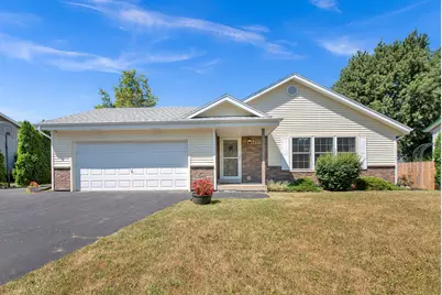 8820 W Travis Ln, Franklin, WI 53132 - Photo 5