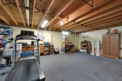 8820 W Travis Ln, Franklin, WI 53132 - Photo 23