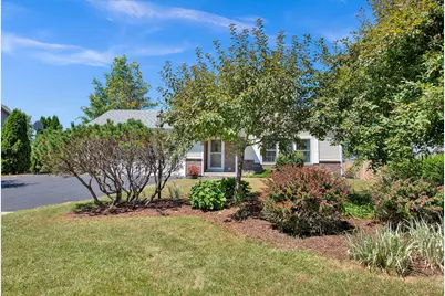8820 W Travis Ln, Franklin, WI 53132 - Photo 3