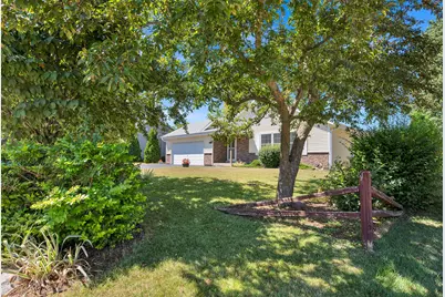 8820 W Travis Ln, Franklin, WI 53132 - Photo 3