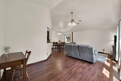 8820 W Travis Ln, Franklin, WI 53132 - Photo 15