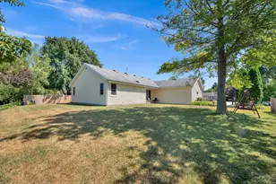 8820 W Travis Ln, Franklin, WI 53132 - Photo 11