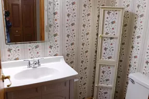 8622 W Villard Ave, Milwaukee, WI 53225 - Photo 9