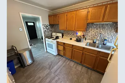 6525 W Ohio Ct, Milwaukee, WI 53219 - Photo 5