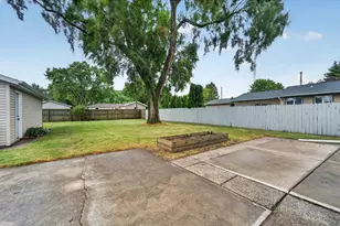 2710 Concord Dr, Racine, WI 53403 - Photo 17