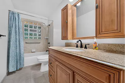 2710  Concord Dr, Racine, WI 53403 - Photo 11