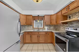 2710 Concord Dr, Racine, WI 53403 - Photo 7