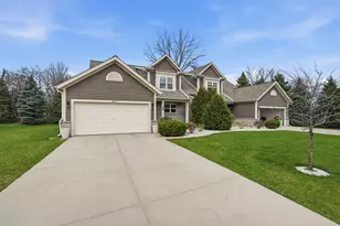 4075 Wyndham Pointe Cir, Brookfield, WI 53005 - Photo 3