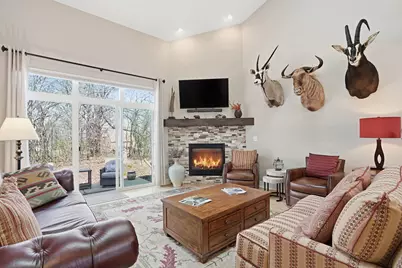 4075  Wyndham Pointe Cir #6, Brookfield, WI 53005 - Photo 13