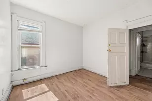 1972 N Farwell Ave, Milwaukee, WI 53202 - Photo 15