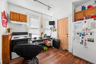 1976 N Farwell Ave, Milwaukee, WI 53202 - Photo 9