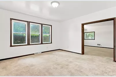 2910  Northwestern Ave, Racine, WI 53404 - Photo 7