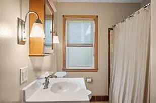 1735 S 92nd St, West Allis, WI 53214 - Photo 19