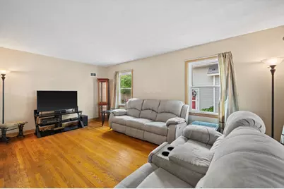 1735 S 92nd St, West Allis, WI 53214 - Photo 5