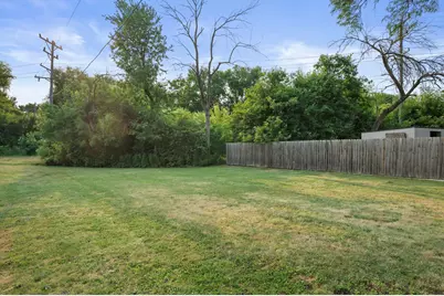 1735 S 92nd St, West Allis, WI 53214 - Photo 3