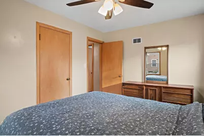 1735 S 92nd St, West Allis, WI 53214 - Photo 13