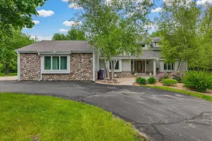 W220N11412 Amy Belle Rd, Germantown, WI 53022 - Photo 91