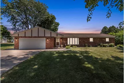 4112  Mueller Dr, Hartford, WI 53027 - Photo 1