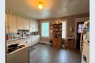 1413  Clark St, Manitowoc, WI 54220 - Photo 5