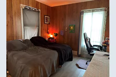 1413  Clark St, Manitowoc, WI 54220 - Photo 17