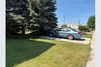 1413  Clark St, Manitowoc, WI 54220 - Photo 25