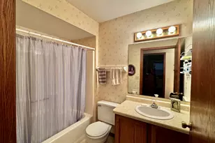 385 Lexington Ct, Pewaukee, WI 53072 - Photo 15