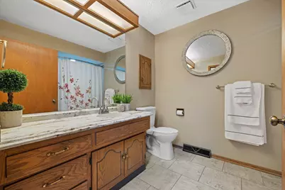 1721  September Dr, Racine, WI 53402 - Photo 15