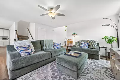 676  Lambert Dr, Slinger, WI 53086 - Photo 5