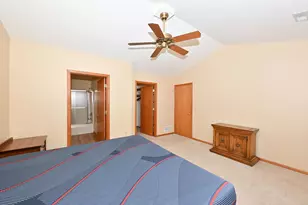 N24W24000 Brandon Oaks Dr, Pewaukee, WI 53072 - Photo 13