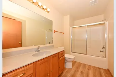 N24W24000  Brandon Oaks Dr #A, Pewaukee, WI 53072 - Photo 15