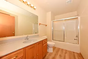 N24W24000 Brandon Oaks Dr, Pewaukee, WI 53072 - Photo 15