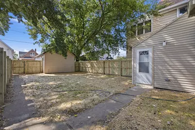 1431 S 71st St, West Allis, WI 53214 - Photo 25