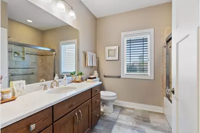 6219 S Delora Ct, New Berlin, WI 53151 - Photo 19