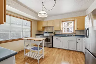 7212 Aetna Ct, Wauwatosa, WI 53213 - Photo 15