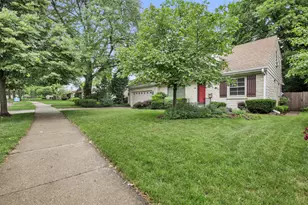 7212 Aetna Ct, Wauwatosa, WI 53213 - Photo 3