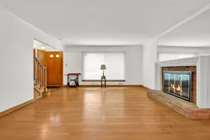 7212 Aetna Ct, Wauwatosa, WI 53213 - Photo 11