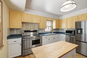 7212 Aetna Ct, Wauwatosa, WI 53213 - Photo 17