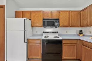 702 Shepherds Dr, West Bend, WI 53090 - Photo 7