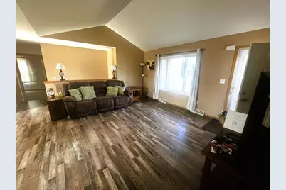 604 S Woodpine Dr, Elkhorn, WI 53121 - Photo 5