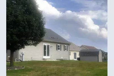 604 S Woodpine Dr, Elkhorn, WI 53121 - Photo 3