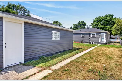 8127 W Glen Ave, Milwaukee, WI 53218 - Photo 35