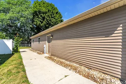 302  Graham St, Racine, WI 53405 - Photo 35